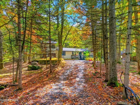 158 Seneca Dr, Milford, PA 18337