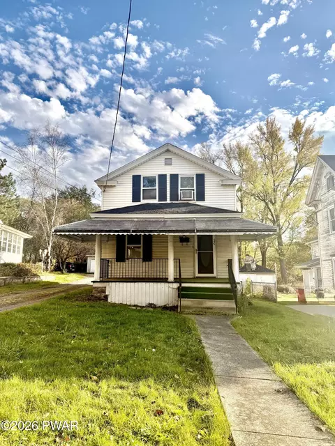 54 Canaan St, Carbondale, PA 18407