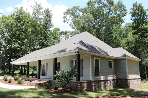 90 Circle Dr, Sumrall, MS 39482 photo 2