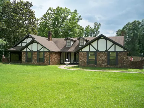 1301 Springhill Rd, Laurel, MS 39443 photo 1