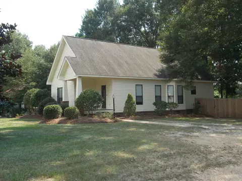 69 Pine St, Sumrall, MS 39482 photo 3