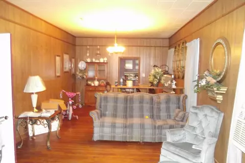 829 Maple, Laurel, MS 39440 photo 3