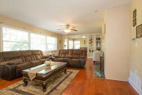 1324 Hill Dr, Laurel, MS 39440 photo 8