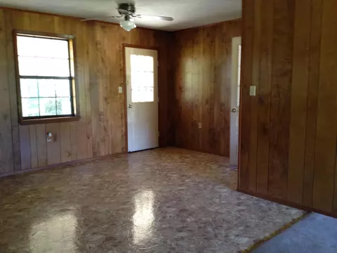 588 Antioch Dr, Laurel, MS 39443 photo 8
