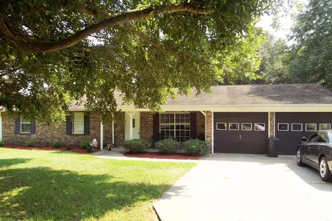 305 Jordan Dr, Laurel, MS 39443 photo 2