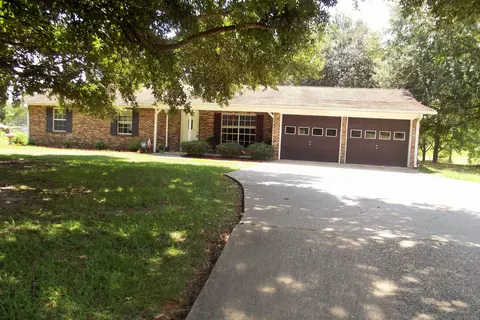 305 Jordan Dr, Laurel, MS 39443 photo 1