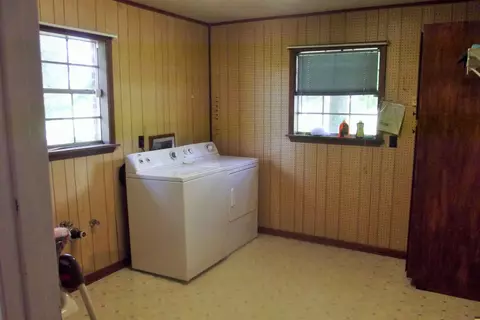 305 Jordan Dr, Laurel, MS 39443 photo 9