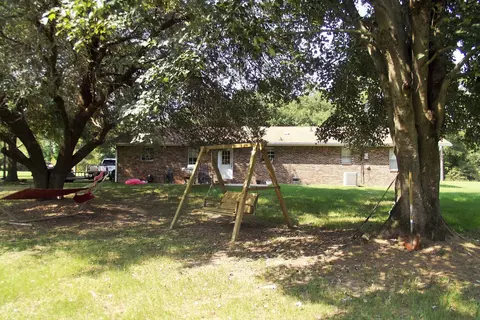 305 Jordan Dr, Laurel, MS 39443 photo 5
