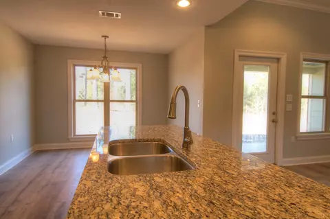 60 Hemingway Dr, Sumrall, MS 39482 photo 4