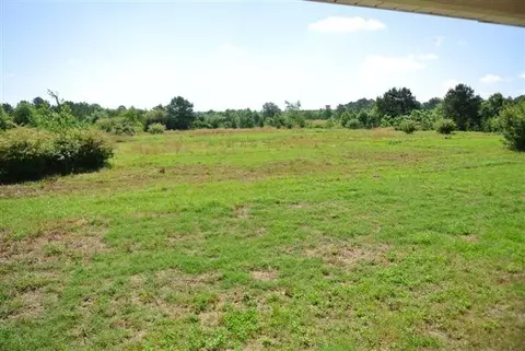 16 Avalon Dr, Laurel, MS 39443 photo 3