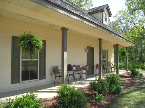 35 Arthur Lucas Ln, Sumrall, MS 39482 photo 2