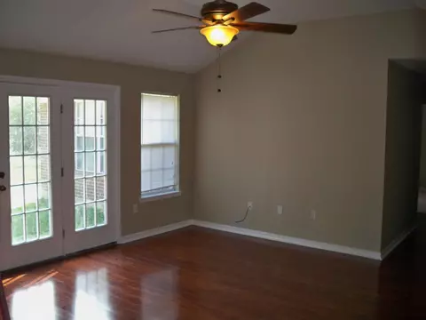 16 Woodside, Laurel, MS 39443 photo 3