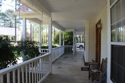 14 Hickory Pt, Laurel, MS 39443 photo 6