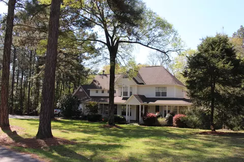14 Hickory Pt, Laurel, MS 39443 photo 3