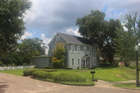 1049 N 6th, Laurel, MS 39440 photo 3