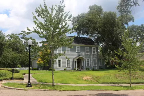 1049 N 6th, Laurel, MS 39440 photo 1