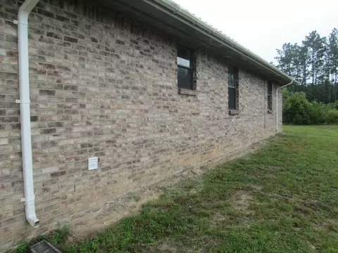 16 Leo Harvison Dr, Mclain, MS 39456 photo 2