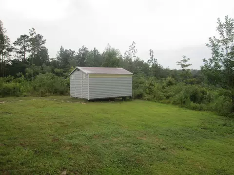 16 Leo Harvison Dr, Mclain, MS 39456 photo 3
