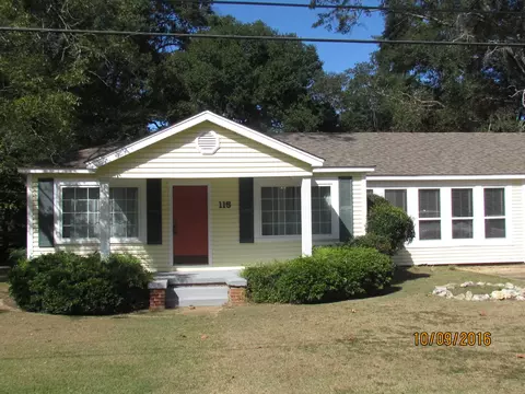 115 NW 4th St, Magee, MS 39111 photo 1