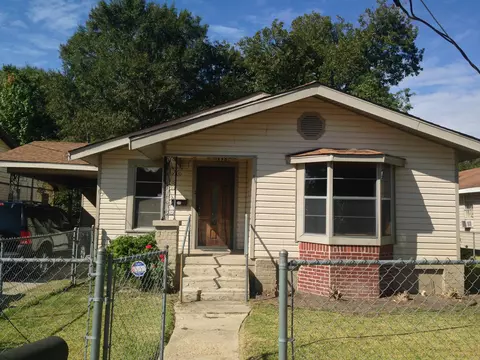 820 S 8th Ave, Laurel, MS 39440 photo 1