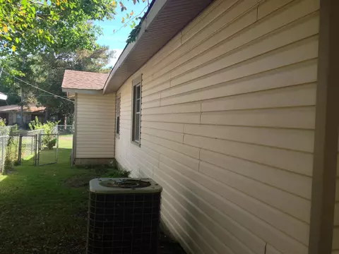820 S 8th Ave, Laurel, MS 39440 photo 4