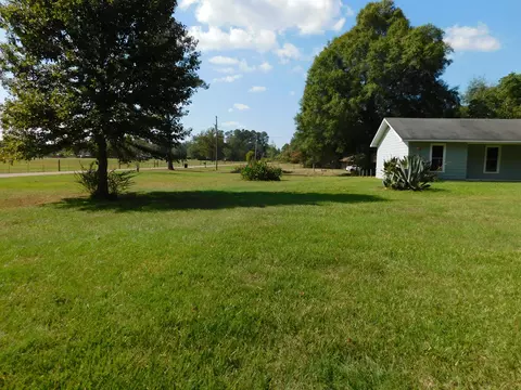 53 Sasser Rd, Laurel, MS 39443 photo 4
