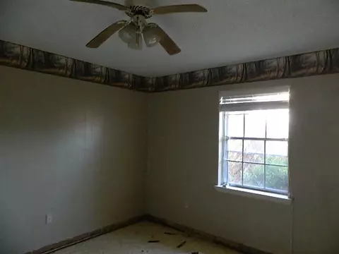 1047 S First St, Wiggins, MS 39577 photo 3