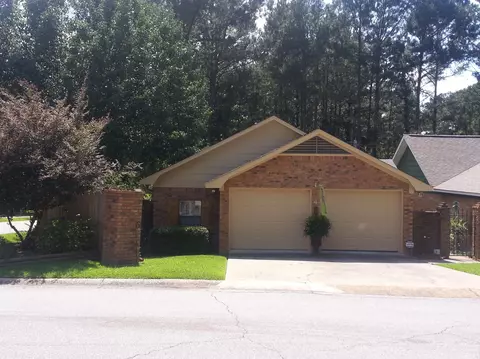 4 Southern Pl, Laurel, MS 39440 photo 1