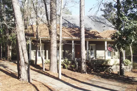 20 Bay Cir, Laurel, MS 39440 photo 2