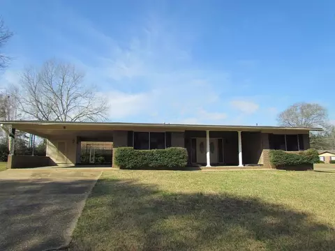 8 Pineview Dr, Laurel, MS 39440 photo 1