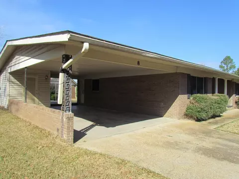 8 Pineview Dr, Laurel, MS 39440 photo 2