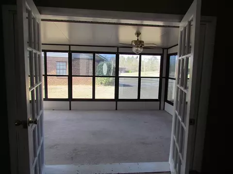 8 Pineview Dr, Laurel, MS 39440 photo 5