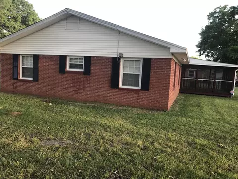 940 16th Ave, Laurel, MS 39440 photo 3