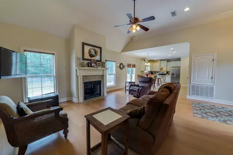 131 Latigo Loop, Sumrall, MS 39482 photo 4