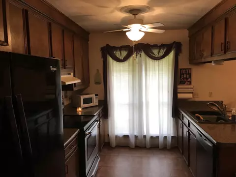 9 Clairmont Cir, Laurel, MS 39440 photo 11
