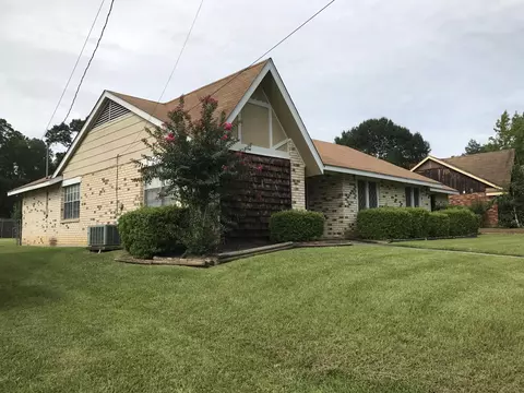9 Clairmont Cir, Laurel, MS 39440 photo 3