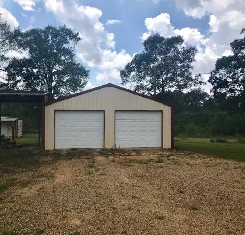 147 Crooked Rd, Laurel, MS 39443 photo 2