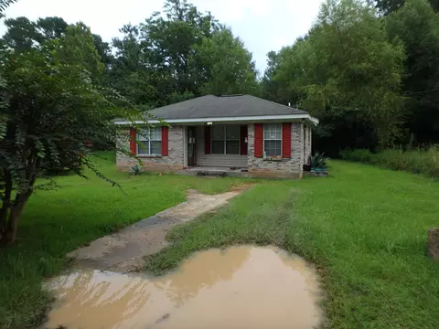 64 Pond St, Sumrall, MS 39482 photo 2