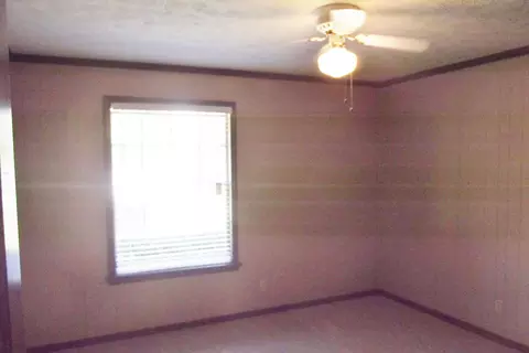 118 County Barn Rd, Laurel, MS 39443 photo 4