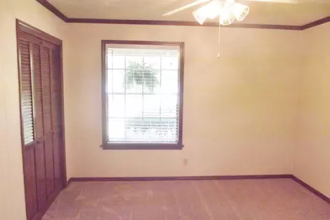 118 County Barn Rd, Laurel, MS 39443 photo 3