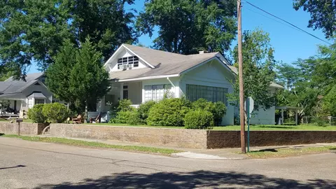 705 N 8th Ave, Laurel, MS 39440 photo 1