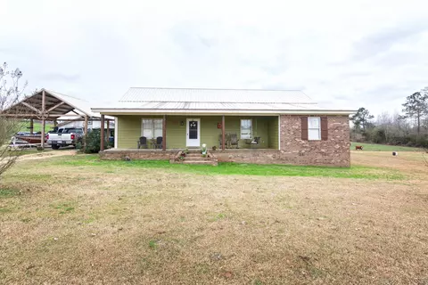 129 Williamson Camp Rd, Sumrall, MS 39482 photo 2