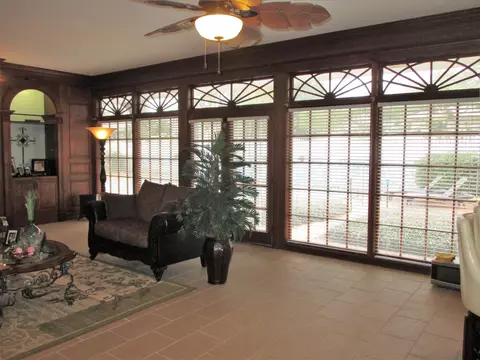 801 S 4th St, Collins, MS 39428 photo 9