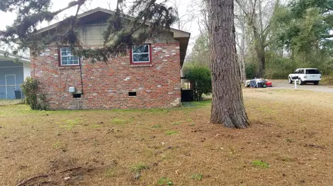 1822 Dutton, Laurel, MS 39440 photo 2