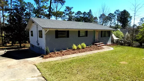 12 Oak Crest Dr, Laurel, MS 39440 photo 1