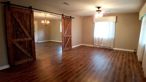 12 Oak Crest Dr, Laurel, MS 39440 photo 2
