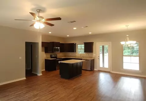 102 Harvey Ave, Petal, MS 39465 photo 3