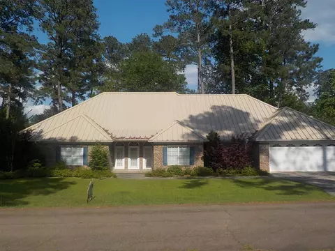 106 Pinecrest St, Collins, MS 39428 photo 1
