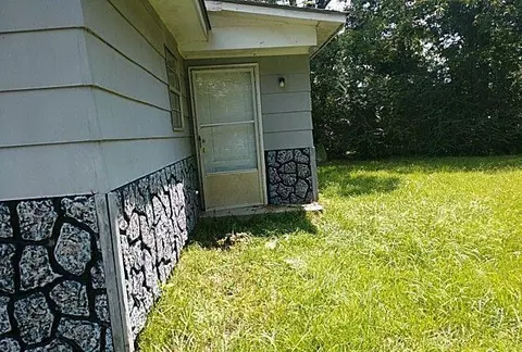 116 Arthur St, Laurel, MS 39440 photo 2