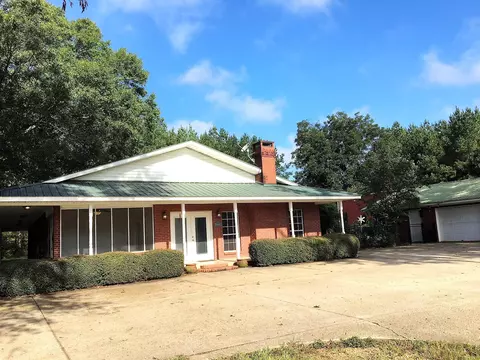 183 Buck Temple, Laurel, MS 39443 photo 2